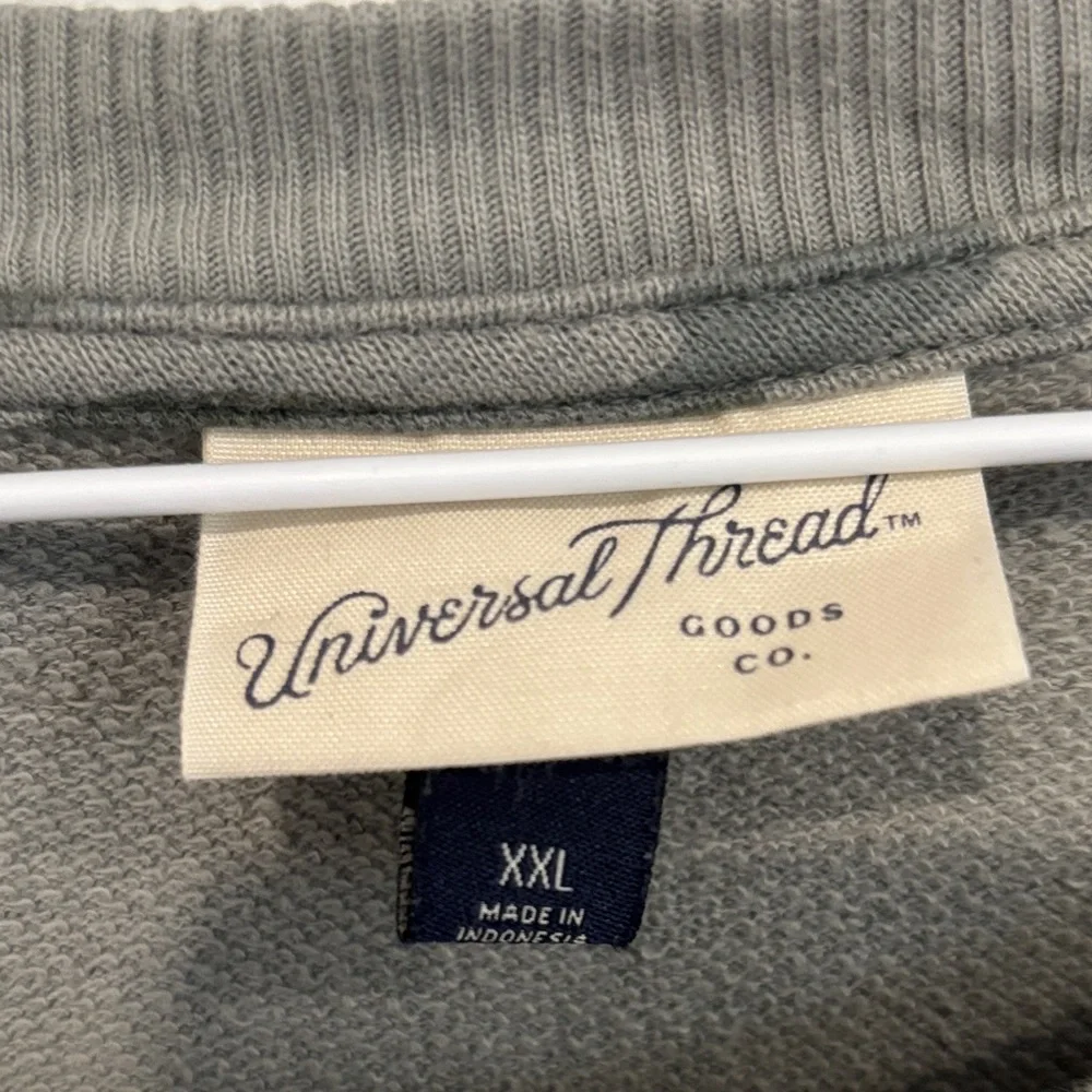 Universal Thread Camo Gray/Green Crewneck Sweatshirt - Picture 2 of 4